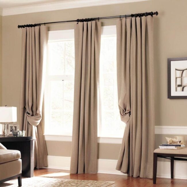 Odpowiedni sposób mocowania karniszy